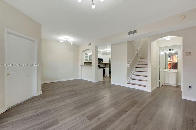 6141 NW 115th Pl 352, Doral, FL 33178