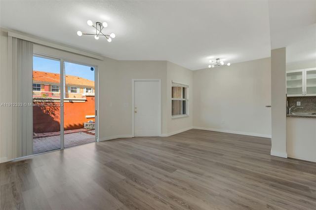 6141 NW 115th Pl 352, Doral, FL 33178