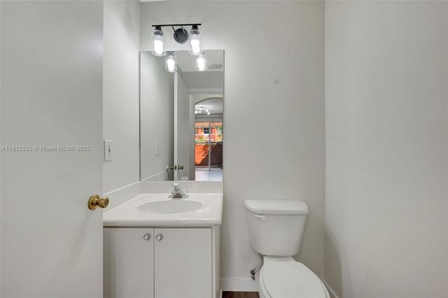 6141 NW 115th Pl 352, Doral, FL 33178