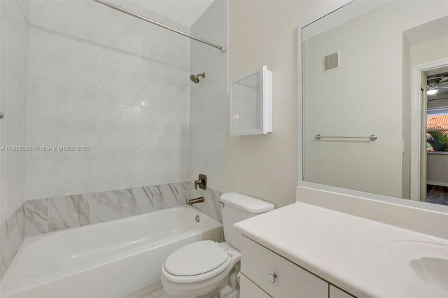 6141 NW 115th Pl 352, Doral, FL 33178