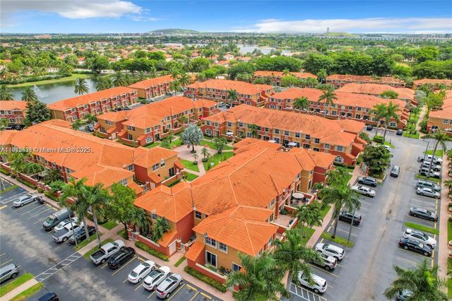 6141 NW 115th Pl 352, Doral, FL 33178