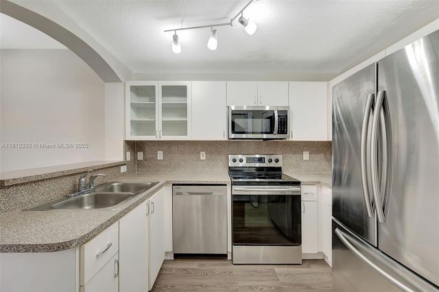 6141 NW 115th Pl 352, Doral, FL 33178