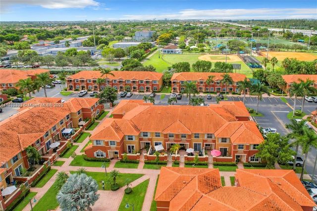 6141 NW 115th Pl 352, Doral, FL 33178