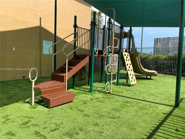 6141 NW 115th Pl 352, Doral, FL 33178