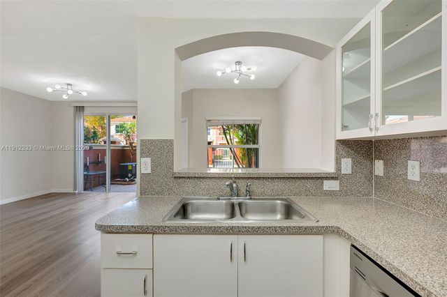 6141 NW 115th Pl 352, Doral, FL 33178