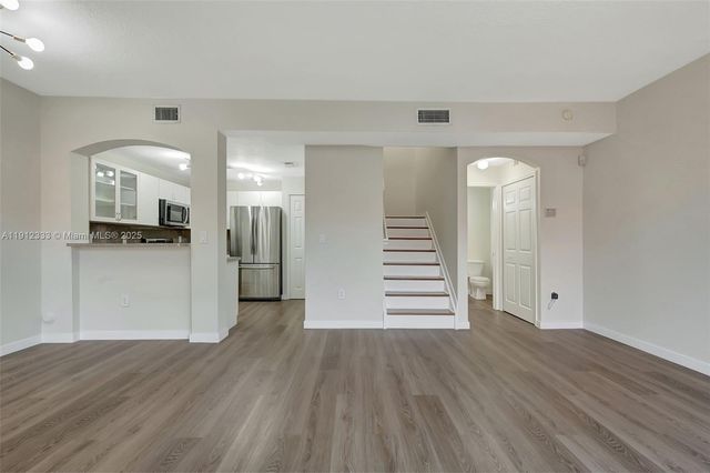 6141 NW 115th Pl 352, Doral, FL 33178