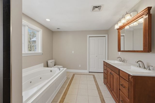 53 Fitzgerald Road, Charlton, MA 01507