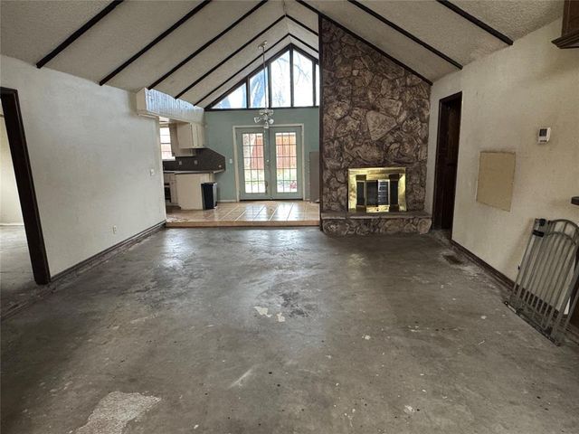 8905 N Davis Avenue, Oklahoma City, OK 73132