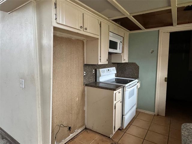 8905 N Davis Avenue, Oklahoma City, OK 73132