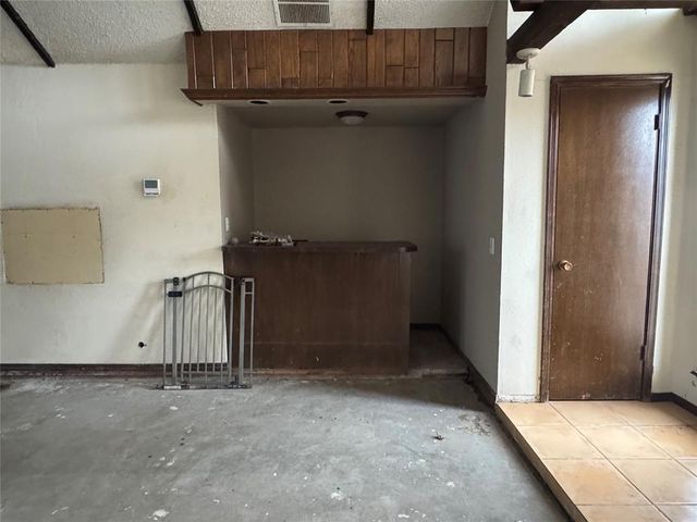 8905 N Davis Avenue, Oklahoma City, OK 73132