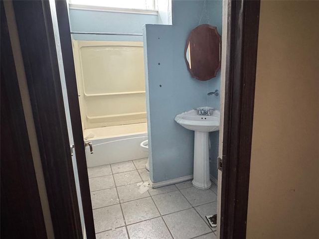 8905 N Davis Avenue, Oklahoma City, OK 73132