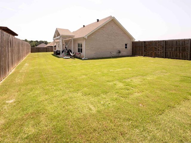 2112 Sable Oaks Circle, Bryant, AR 72022