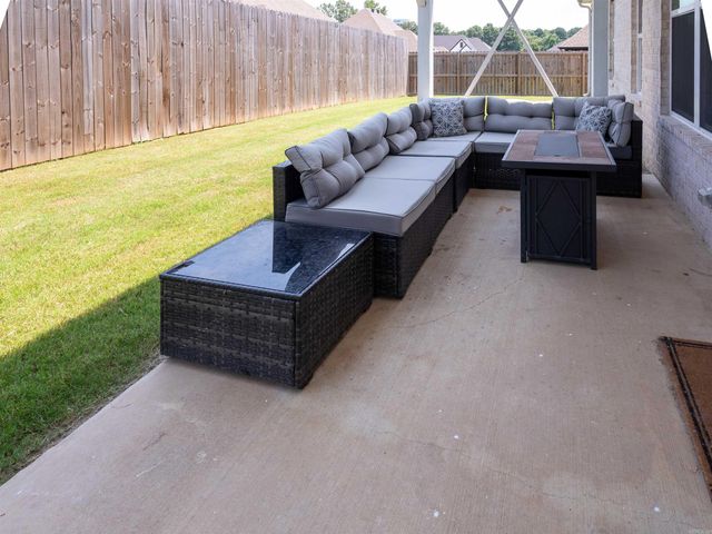 2112 Sable Oaks Circle, Bryant, AR 72022