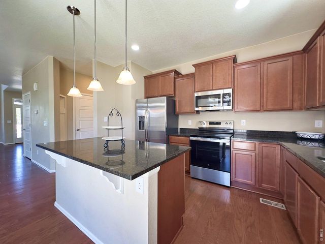 526 W 64th St, Loveland, CO 80538