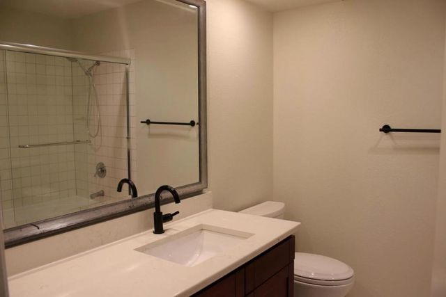 1110 Bayswater Avenue 105, Burlingame, CA 94010