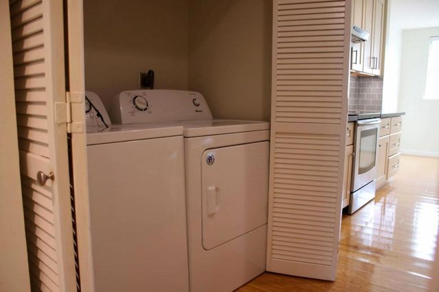 1110 Bayswater Avenue 105, Burlingame, CA 94010