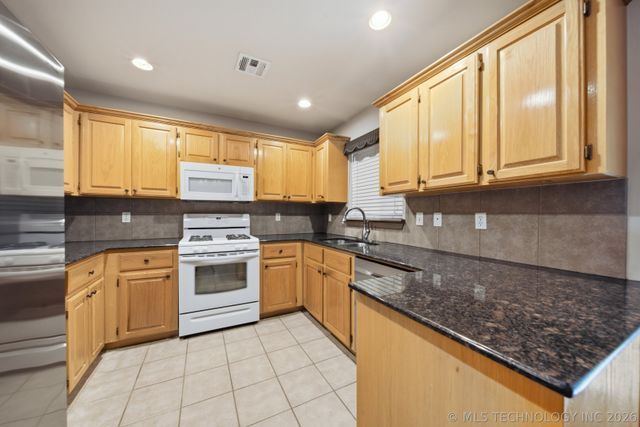 13144 N 133rd East Avenue, Collinsville, OK 74021