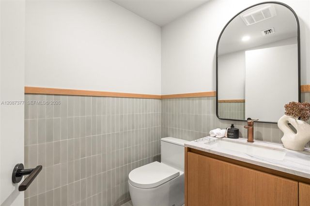 1176 97th Street 201, Bay Harbor Islands, FL 33154