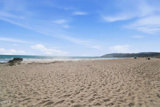 1185 Winthrop Lane, Ventura, CA 93001