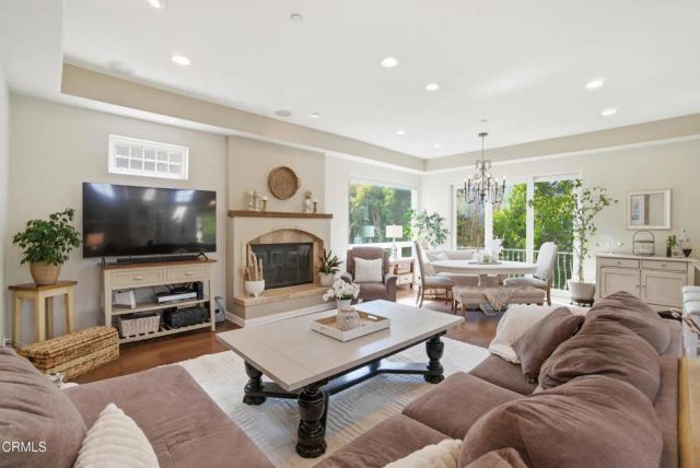 1185 Winthrop Lane, Ventura, CA 93001
