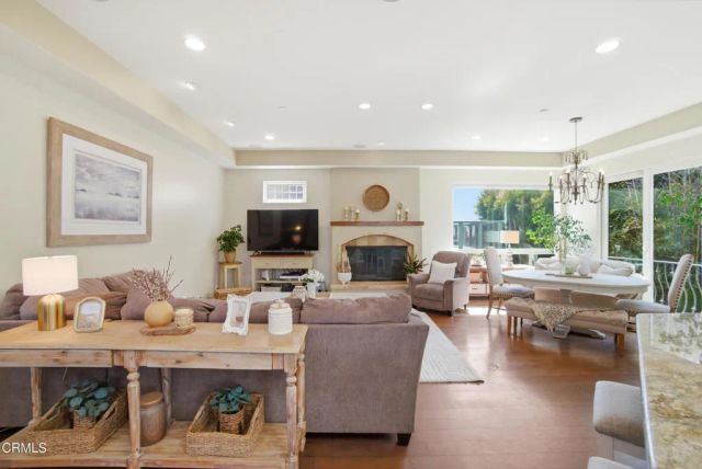 1185 Winthrop Lane, Ventura, CA 93001