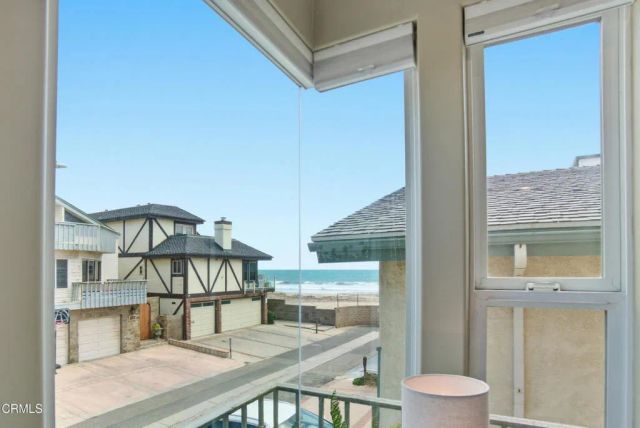 1185 Winthrop Lane, Ventura, CA 93001