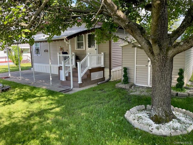 128 Brittany Terrace 128, New Windsor, NY 12575