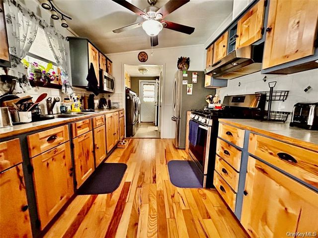 128 Brittany Terrace 128, New Windsor, NY 12575