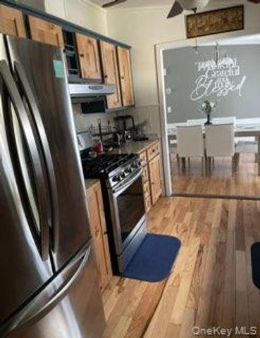 128 Brittany Terrace 128, New Windsor, NY 12575