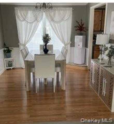 128 Brittany Terrace 128, New Windsor, NY 12575