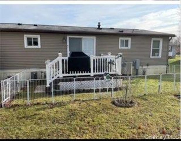 128 Brittany Terrace 128, New Windsor, NY 12575