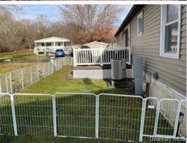 128 Brittany Terrace 128, New Windsor, NY 12575