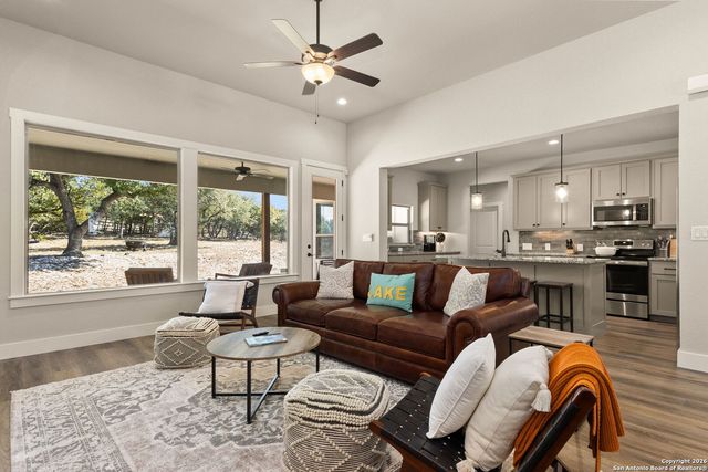 1177 Lasso Loop, Canyon Lake, TX 78133