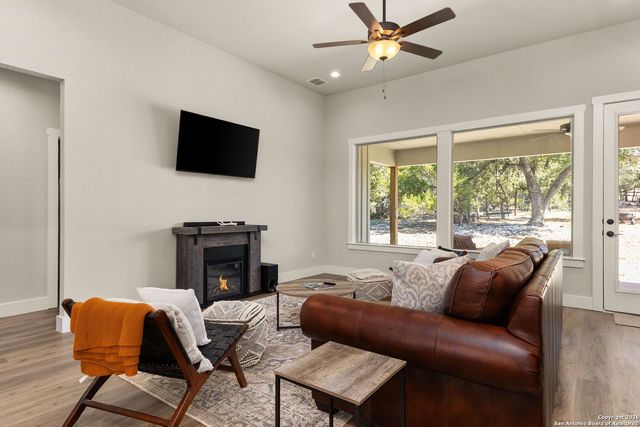 1177 Lasso Loop, Canyon Lake, TX 78133