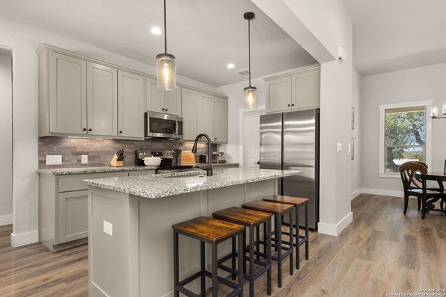 1177 Lasso Loop, Canyon Lake, TX 78133