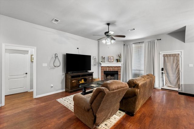 1014 Baltic Avenue, Midlothian, TX 76065