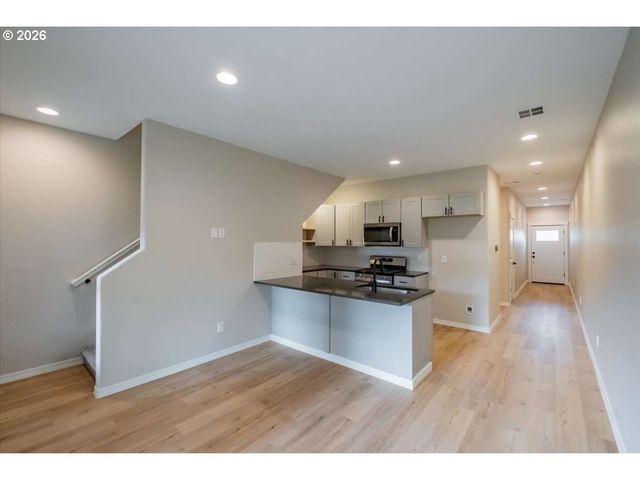480 S PINE St, Canby, OR 97013