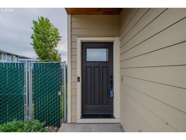 480 S PINE St, Canby, OR 97013
