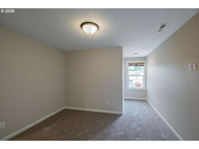 480 S PINE St, Canby, OR 97013
