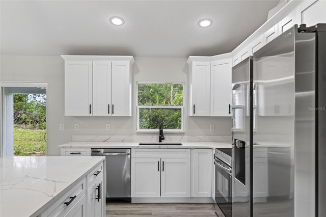 2902 W EDISON PLACE, Dunnellon, FL 34433