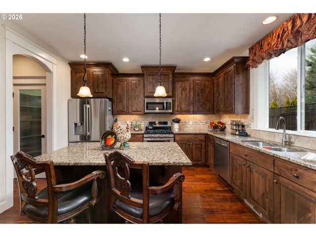 5123 E LONGEST Dr, Newberg, OR 97132