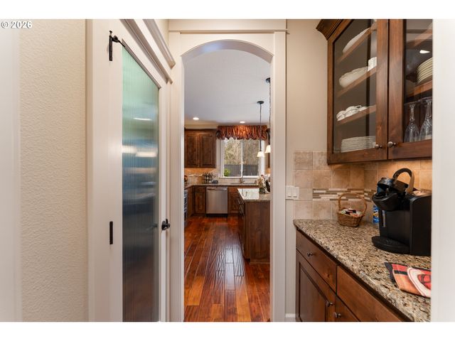 5123 E LONGEST Dr, Newberg, OR 97132