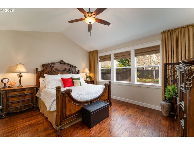 5123 E LONGEST Dr, Newberg, OR 97132