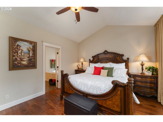 5123 E LONGEST Dr, Newberg, OR 97132