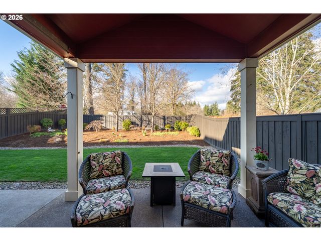 5123 E LONGEST Dr, Newberg, OR 97132