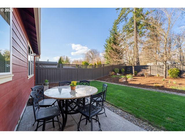 5123 E LONGEST Dr, Newberg, OR 97132