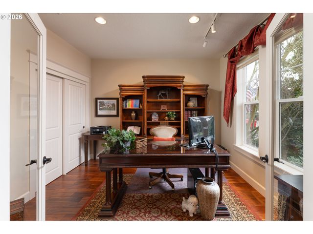 5123 E LONGEST Dr, Newberg, OR 97132