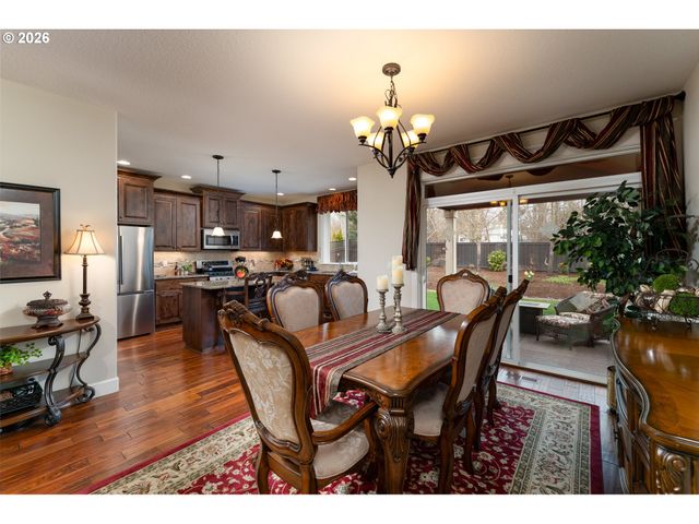 5123 E LONGEST Dr, Newberg, OR 97132