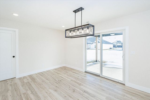 5800 HARVEST LEAF DR, Columbia, MO 65202