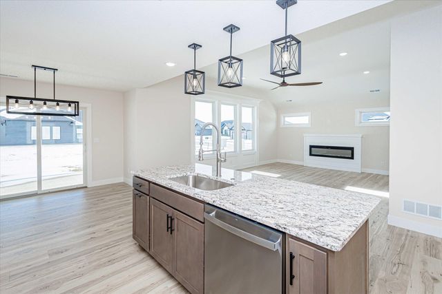 5800 HARVEST LEAF DR, Columbia, MO 65202